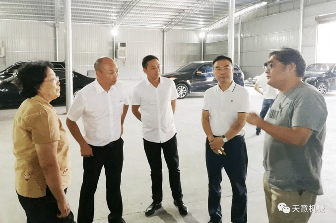 中國循環(huán)經(jīng)濟墻材革新工作委員會會長暨天意機械董事長劉洪彬受邀考察調(diào)研湖南企業(yè)