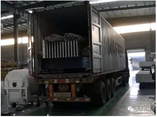 天意機(jī)械為柬埔寨客戶(hù)加工生產(chǎn)年產(chǎn)80萬(wàn)平方輕質(zhì)墻板生產(chǎn)線(xiàn)成功裝車(chē)啟運(yùn)！